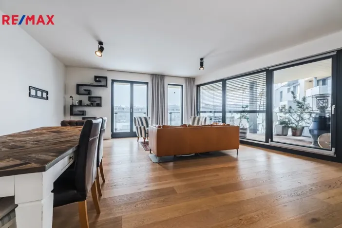 Pronájem bytu 3+kk, Praha - Libeň, Menclova, 96 m2