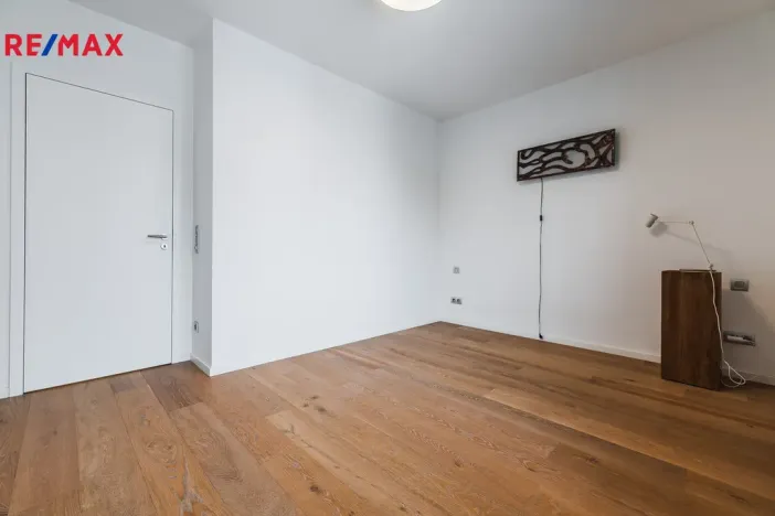 Pronájem bytu 3+kk, Praha - Libeň, Menclova, 96 m2