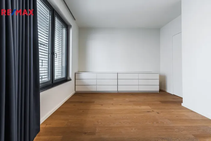 Pronájem bytu 3+kk, Praha - Libeň, Menclova, 96 m2