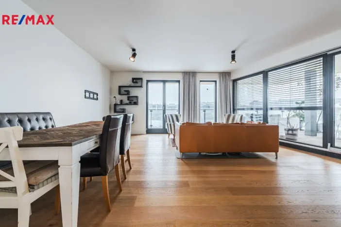 Pronájem bytu 3+kk, Praha - Libeň, Menclova, 96 m2