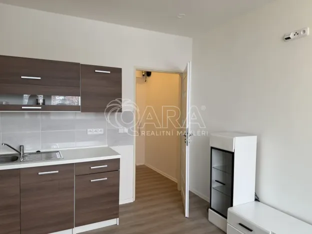 Pronájem bytu 1+kk, Jablonec nad Nisou, Budovatelů, 22 m2