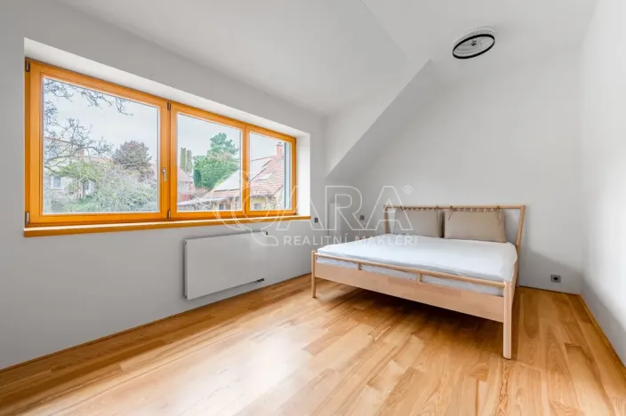 Pronájem vily, Roztoky, Nad vinicemi, 393 m2