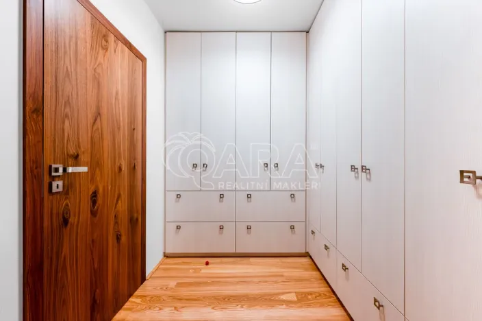 Pronájem vily, Roztoky, Nad vinicemi, 393 m2