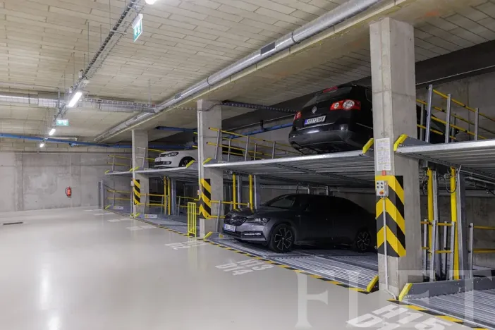 Pronájem bytu 2+kk, Praha - Žižkov, V domově, 50 m2