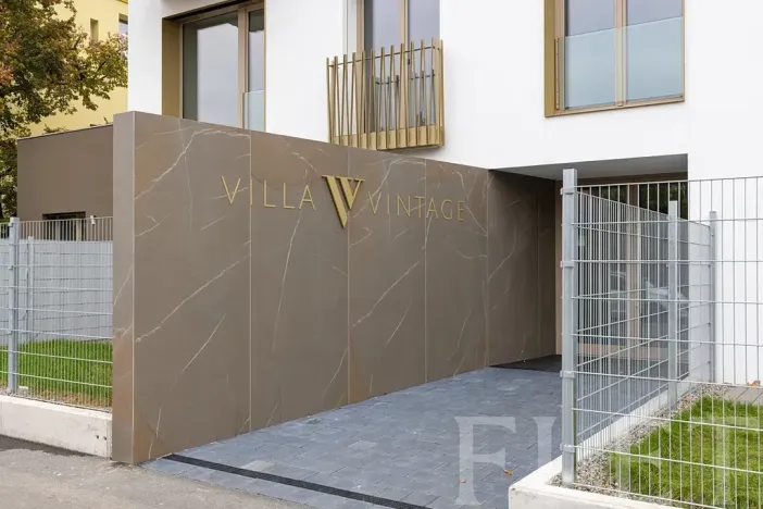 Pronájem bytu 2+kk, Praha - Žižkov, V domově, 50 m2