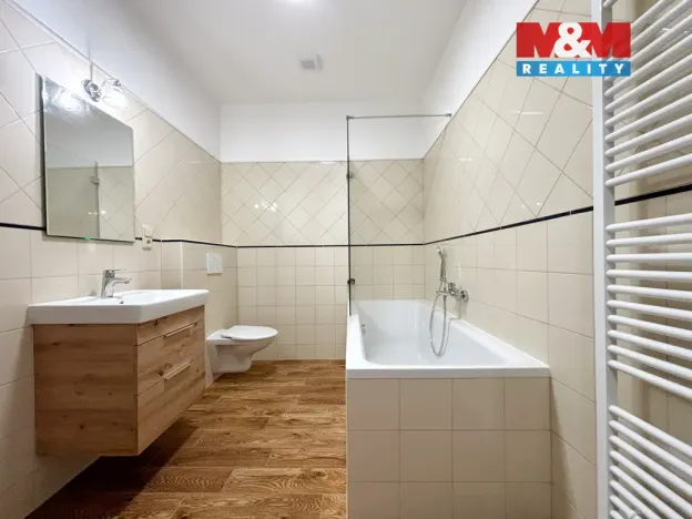 Pronájem bytu 3+kk, Bzenec, náměstí Svobody, 59 m2