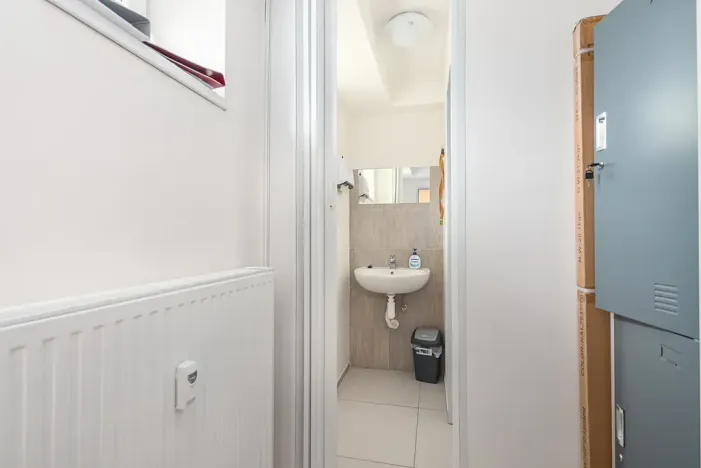 Prodej obchodního prostoru, Praha - Vršovice, Petrohradská, 68 m2