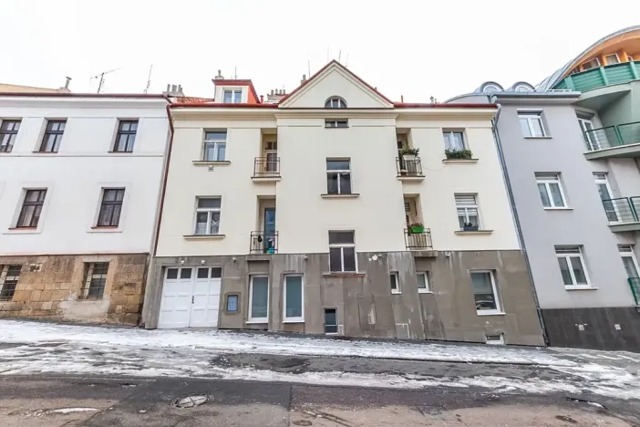 Pronájem bytu 2+1, Praha - Kobylisy, U třešňovky, 68 m2