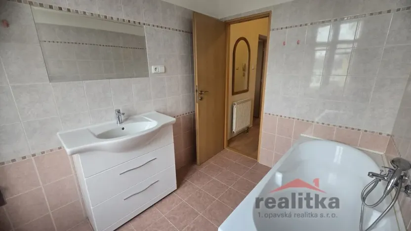 Prodej bytu 2+kk, Opava - Předměstí, Nákladní, 48 m2