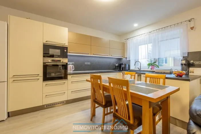 Prodej rodinného domu, Kuchařovice, Znojemská, 150 m2