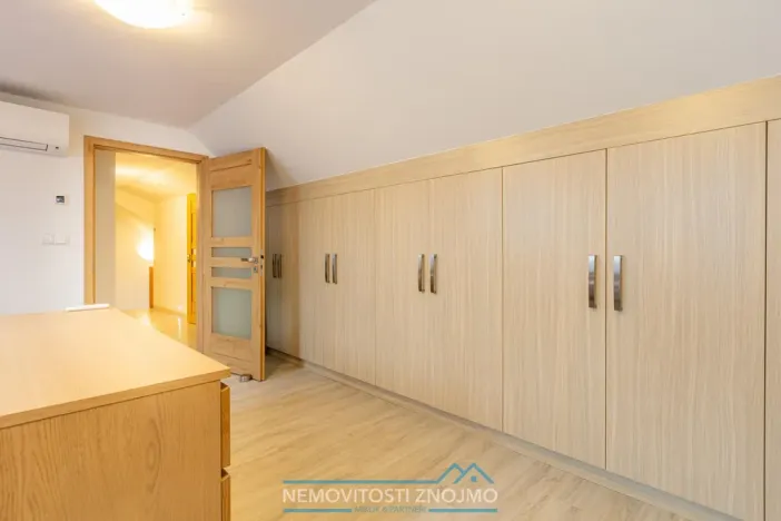 Prodej rodinného domu, Kuchařovice, Znojemská, 150 m2