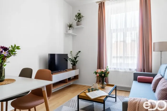 Prodej bytu 2+kk, Praha, Spojovací, 50 m2