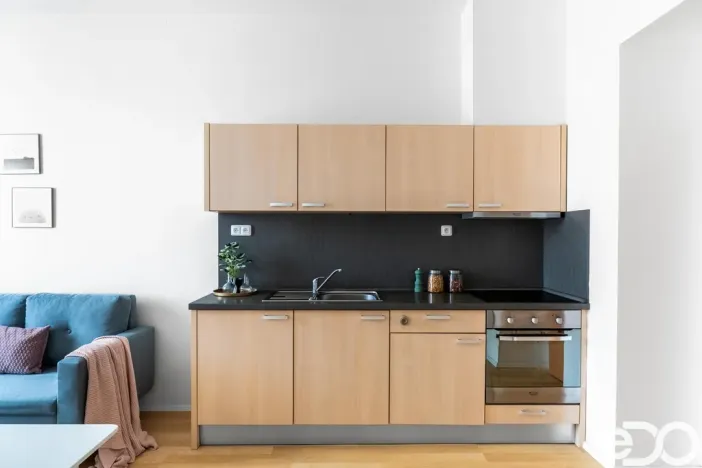 Prodej bytu 2+kk, Praha, Spojovací, 50 m2