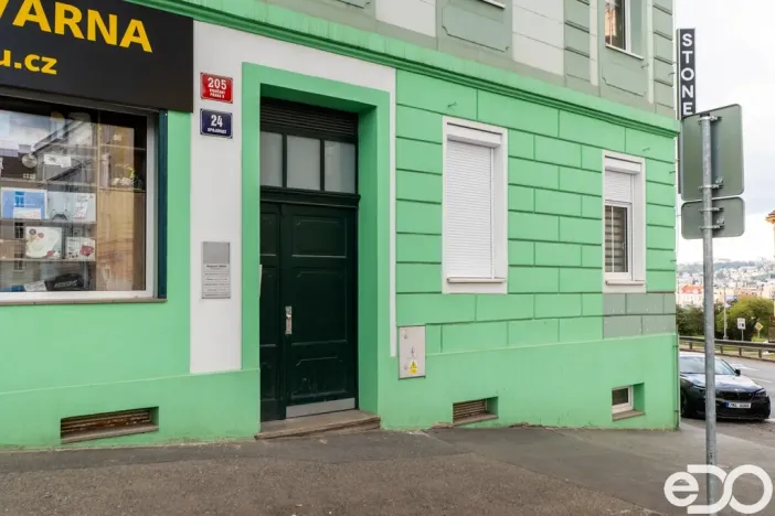 Prodej bytu 2+kk, Praha, Spojovací, 50 m2