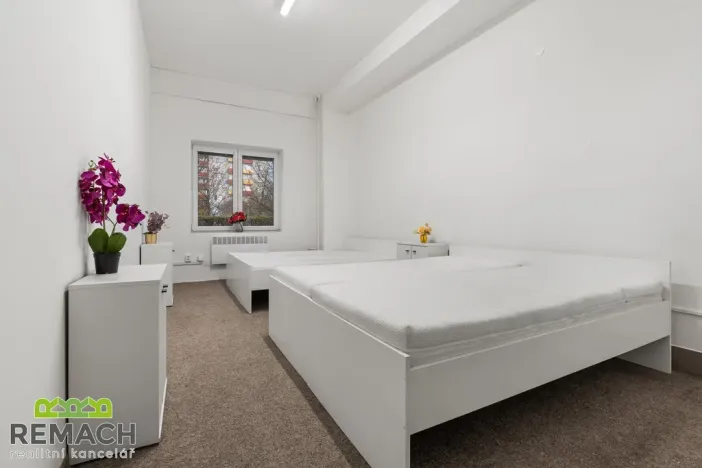 Pronájem bytu 4+1, Uherské Hradiště, náměstí Republiky, 92 m2