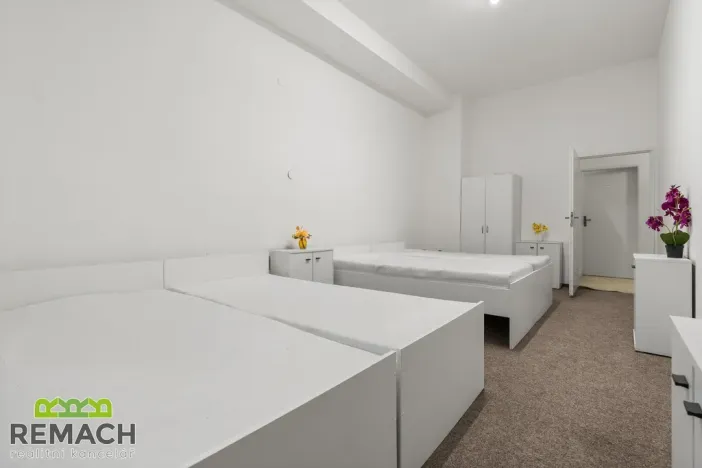 Pronájem bytu 4+1, Uherské Hradiště, náměstí Republiky, 92 m2