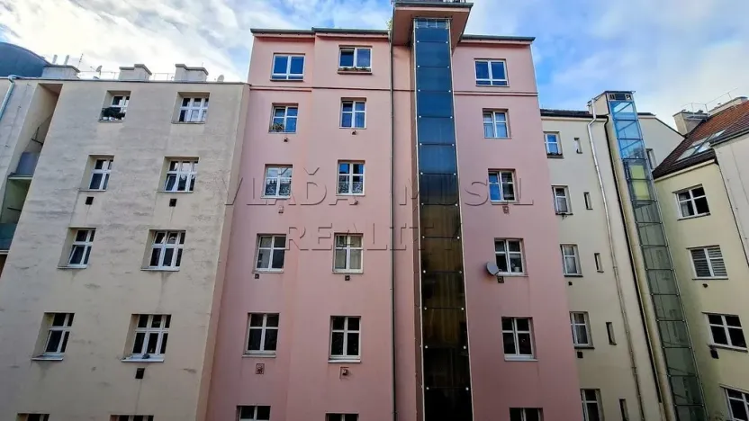 Pronájem bytu 1+1, Praha - Libeň, Novákových, 37 m2