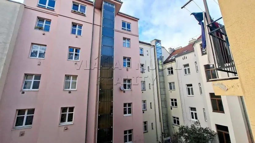 Pronájem bytu 1+1, Praha - Libeň, Novákových, 37 m2