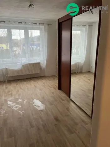 Prodej bytu 3+1, Nespeky, Benešovská, 77 m2