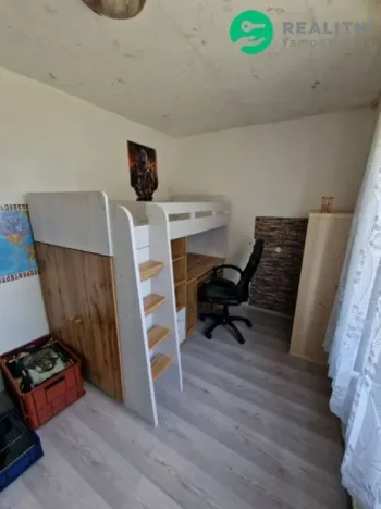 Prodej bytu 3+1, Nespeky, Benešovská, 77 m2