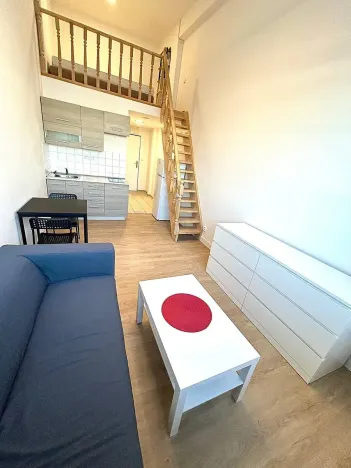 Pronájem bytu 1+kk, Praha - Vysočany, Poděbradská, 30 m2