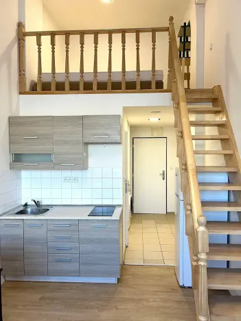 Pronájem bytu 1+kk, Praha - Vysočany, Poděbradská, 30 m2