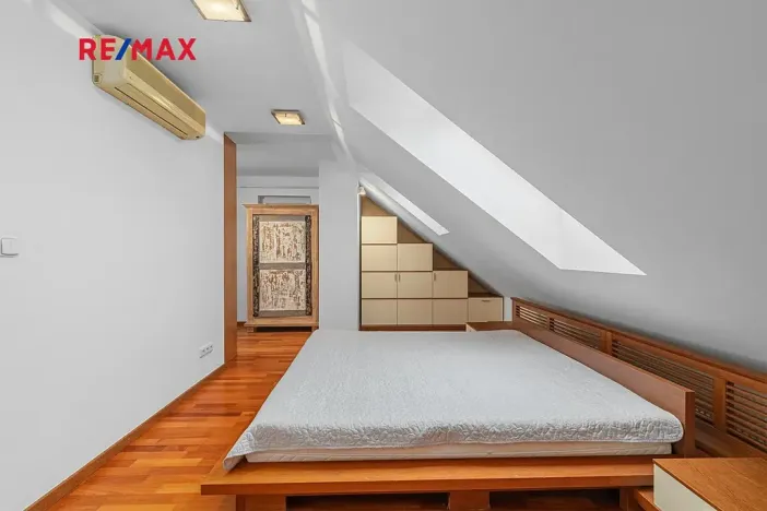 Prodej bytu 3+kk, Praha - Holešovice, Dobrovského, 107 m2