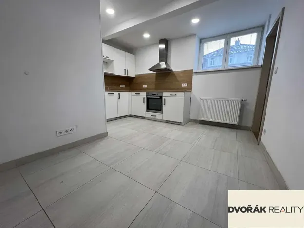 Pronájem bytu 2+1, Řevnice, Švabinského, 45 m2