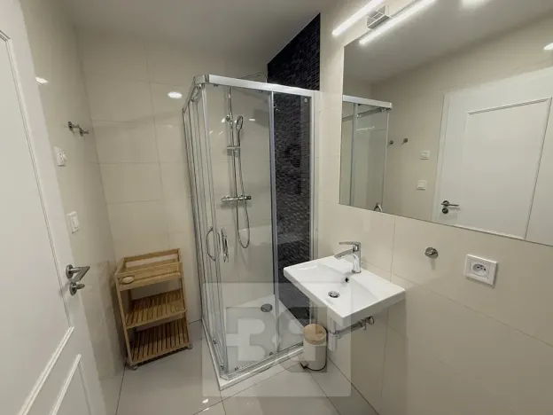 Pronájem bytu 2+kk, Praha - Vinohrady, Varšavská, 48 m2