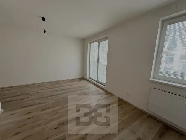 Pronájem bytu 1+kk, Praha - Radotín, Zbynická, 30 m2