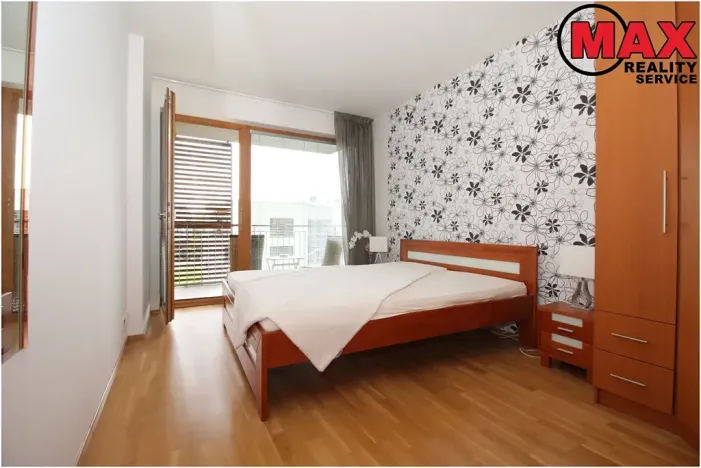 Pronájem bytu 2+kk, Praha - Hrdlořezy, V třešňovce, 61 m2