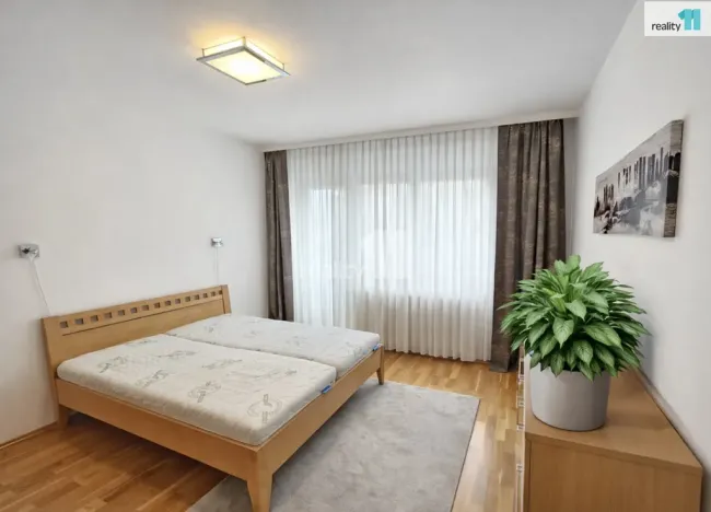 Pronájem bytu 2+kk, Praha - Jinonice, Hlubocká, 72 m2