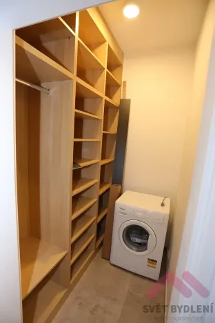 Pronájem bytu 1+kk, Praha - Karlín, U Mlýnského kanálu, 40 m2