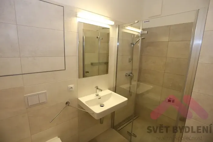 Pronájem bytu 1+kk, Praha - Karlín, U Mlýnského kanálu, 40 m2