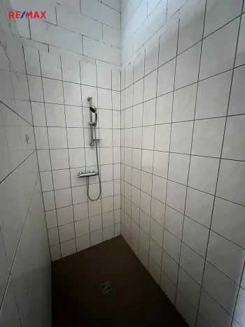 Pronájem výrobních prostor, Měřín, 454 m2