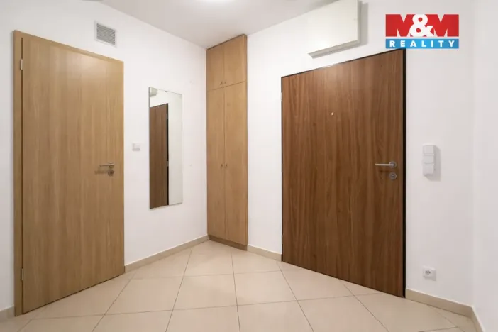 Pronájem bytu 2+kk, Praha - Vysočany, Pod Harfou, 52 m2