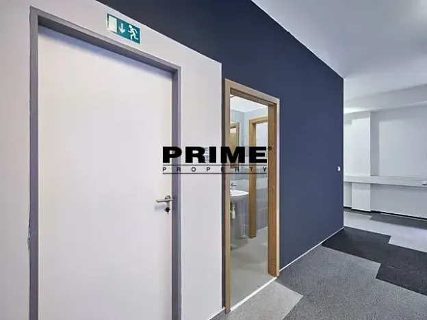 Pronájem kanceláře, Praha - Nové Město, Soukenická, 401 m2