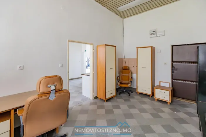 Pronájem obchodního prostoru, Znojmo, Uhelná, 450 m2