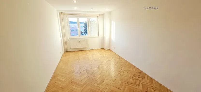 Prodej bytu 2+1, Kralupy nad Vltavou - Lobeček, nám. Mládežníků, 53 m2