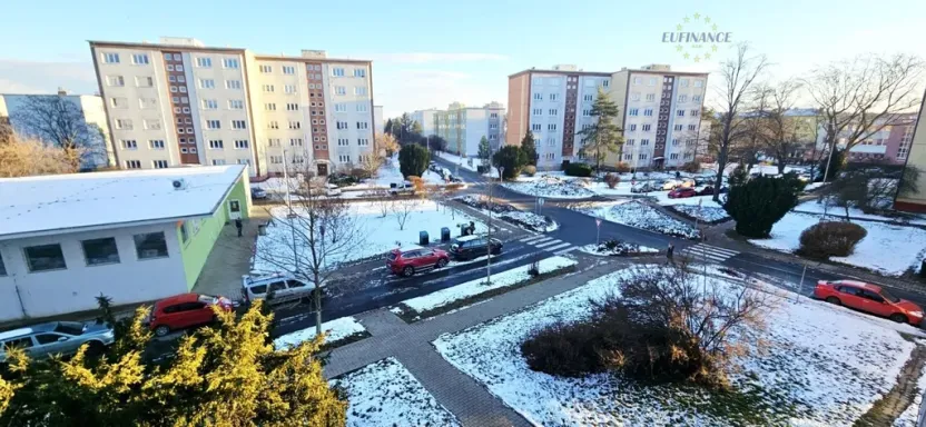 Prodej bytu 2+1, Kralupy nad Vltavou - Lobeček, nám. Mládežníků, 53 m2