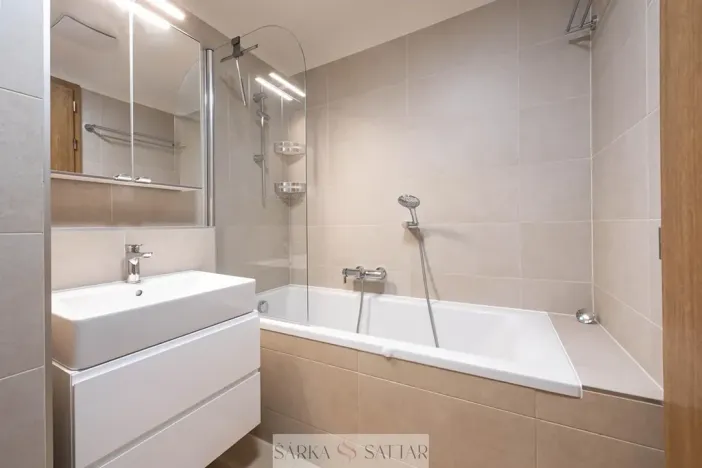 Pronájem bytu 1+kk, Praha - Holešovice, Komunardů, 36 m2