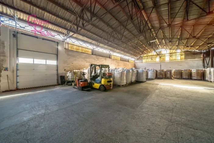 Prodej výrobních prostor, Těmice, 2178 m2