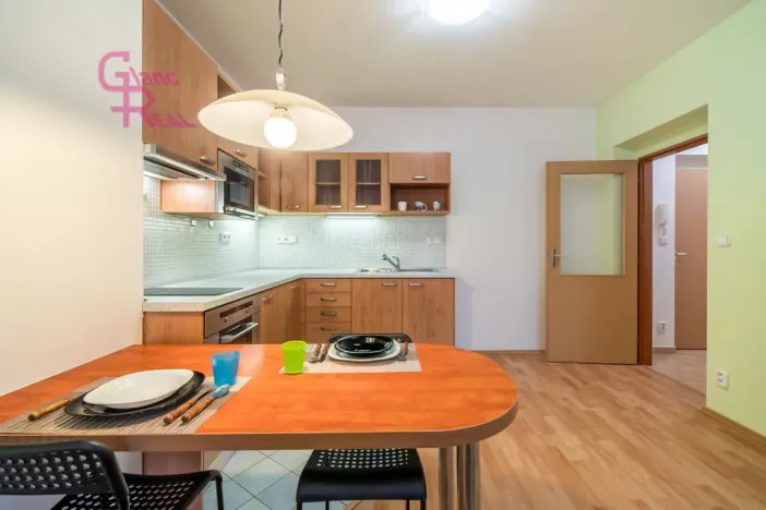 Pronájem bytu 2+kk, Brno, Zderadova, 51 m2