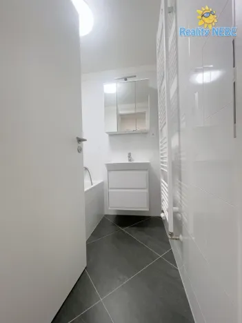 Pronájem bytu 2+kk, Praha - Záběhlice, Klapálkova, 58 m2