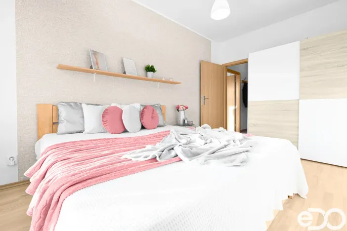 Prodej bytu 2+kk, Praha, Místecká, 49 m2