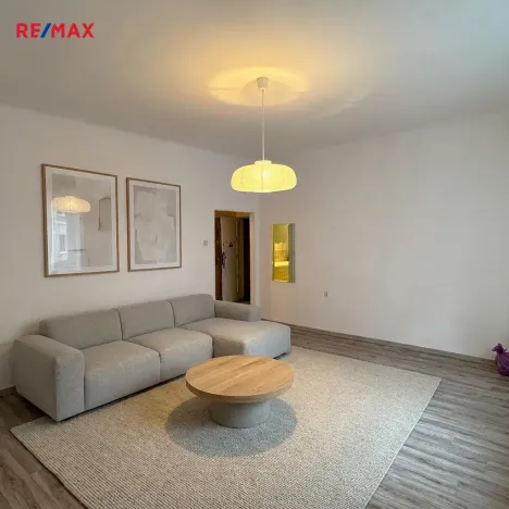 Prodej bytu 1+1, Praha - Holešovice, Stupkova, 55 m2