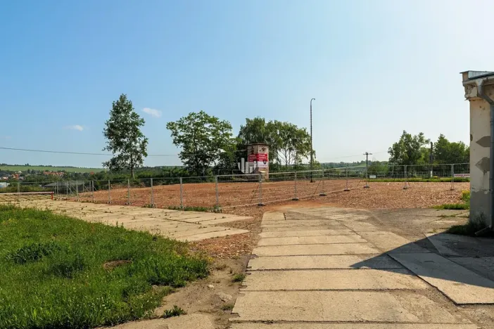 Pronájem skladu, Plzeň, Libušínská, 5000 m2