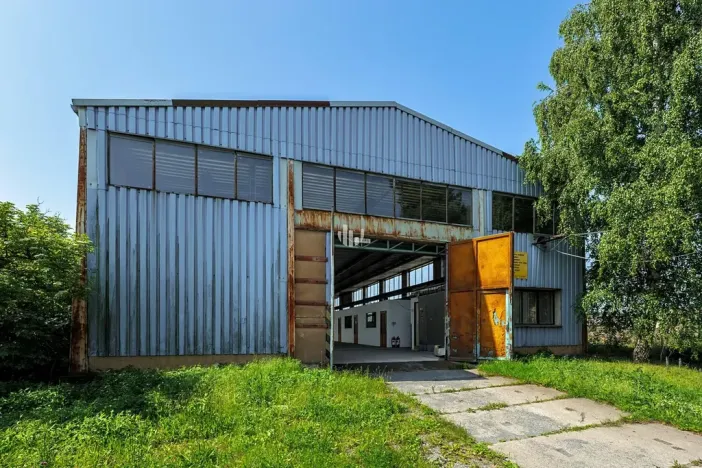Pronájem skladu, Plzeň, Libušínská, 5000 m2