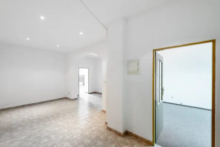 Pronájem kanceláře, Praha - Bubeneč, Puškinovo náměstí, 91 m2