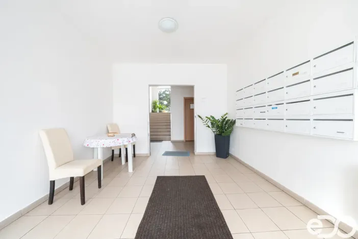 Prodej bytu 1+kk, Šestajovice, Revoluční, 17 m2